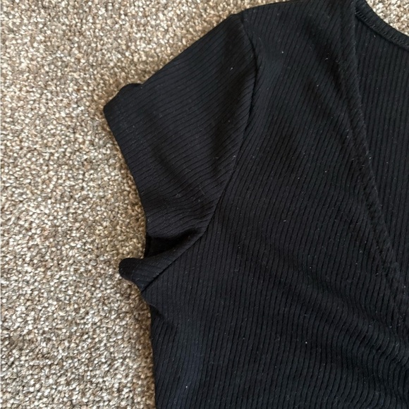 American Eagle Outfitters Black Bodysuit with Scrunch V-Neckline - Picture 4 of 13